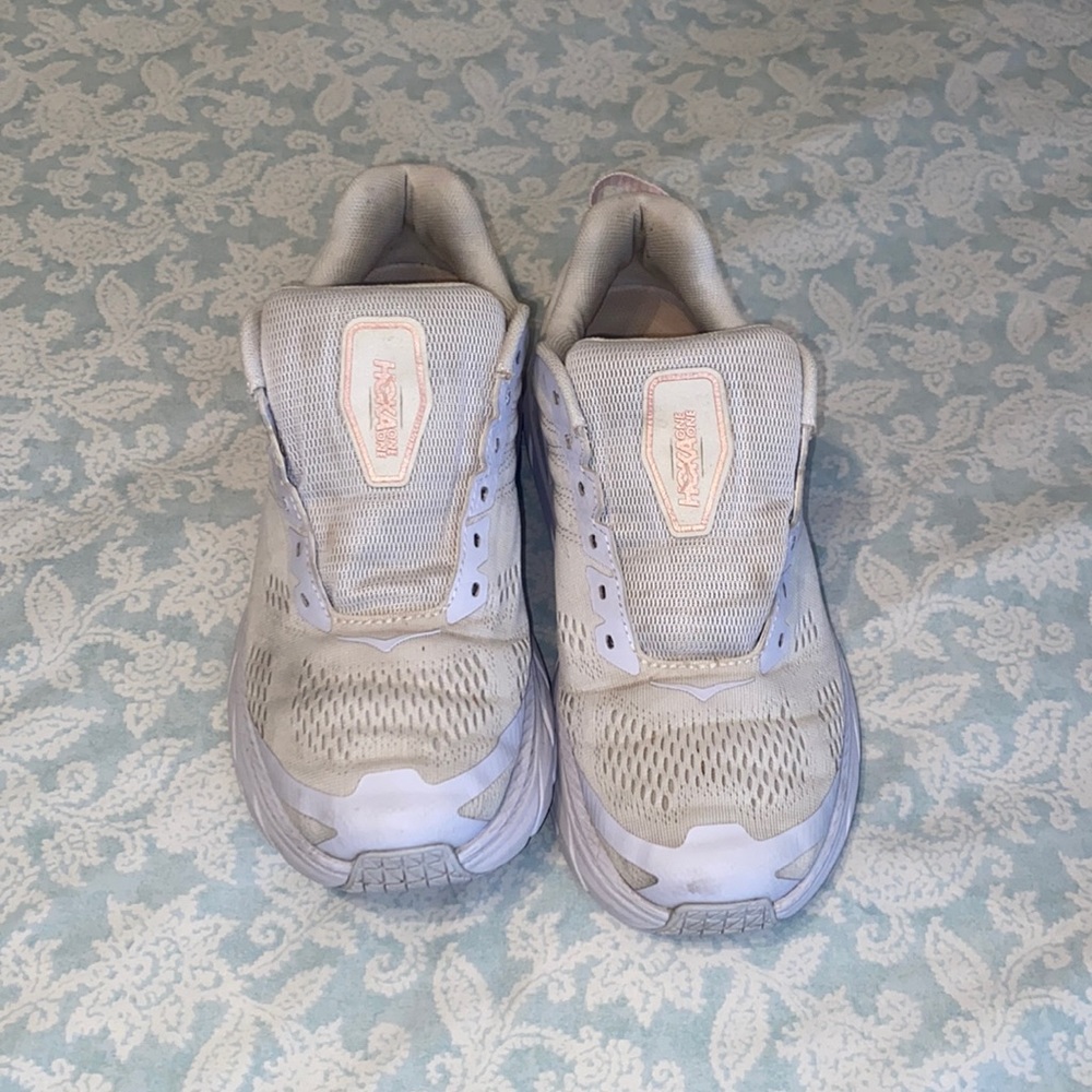 Hoka Clifton 6’s